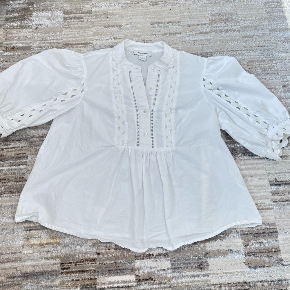 White Women's Blouse Calligraphie Size M.